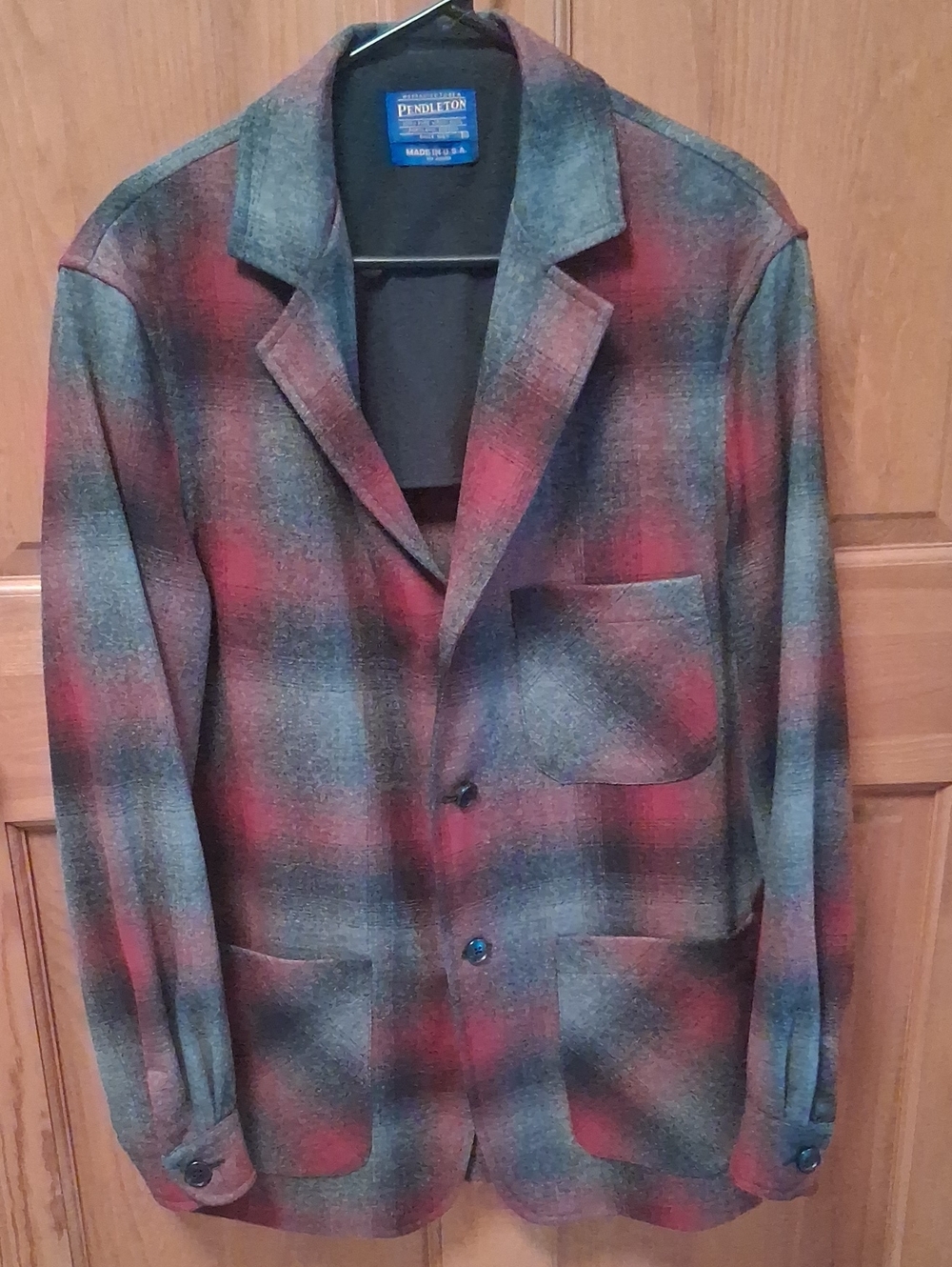 Pendleton Men's Plaid Shirt Jacket in Red and Gray
